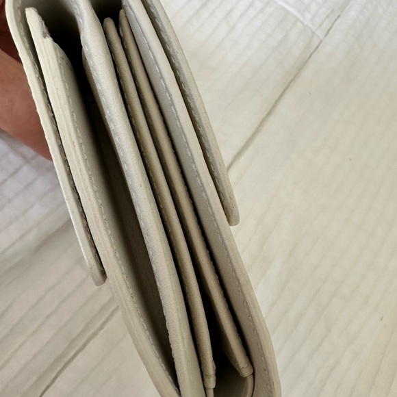 Louis Vuitton Wallet - Picture 7 of 8